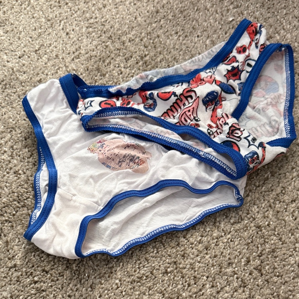 Assorted Kids Printed Panties - Picture 5 of 9